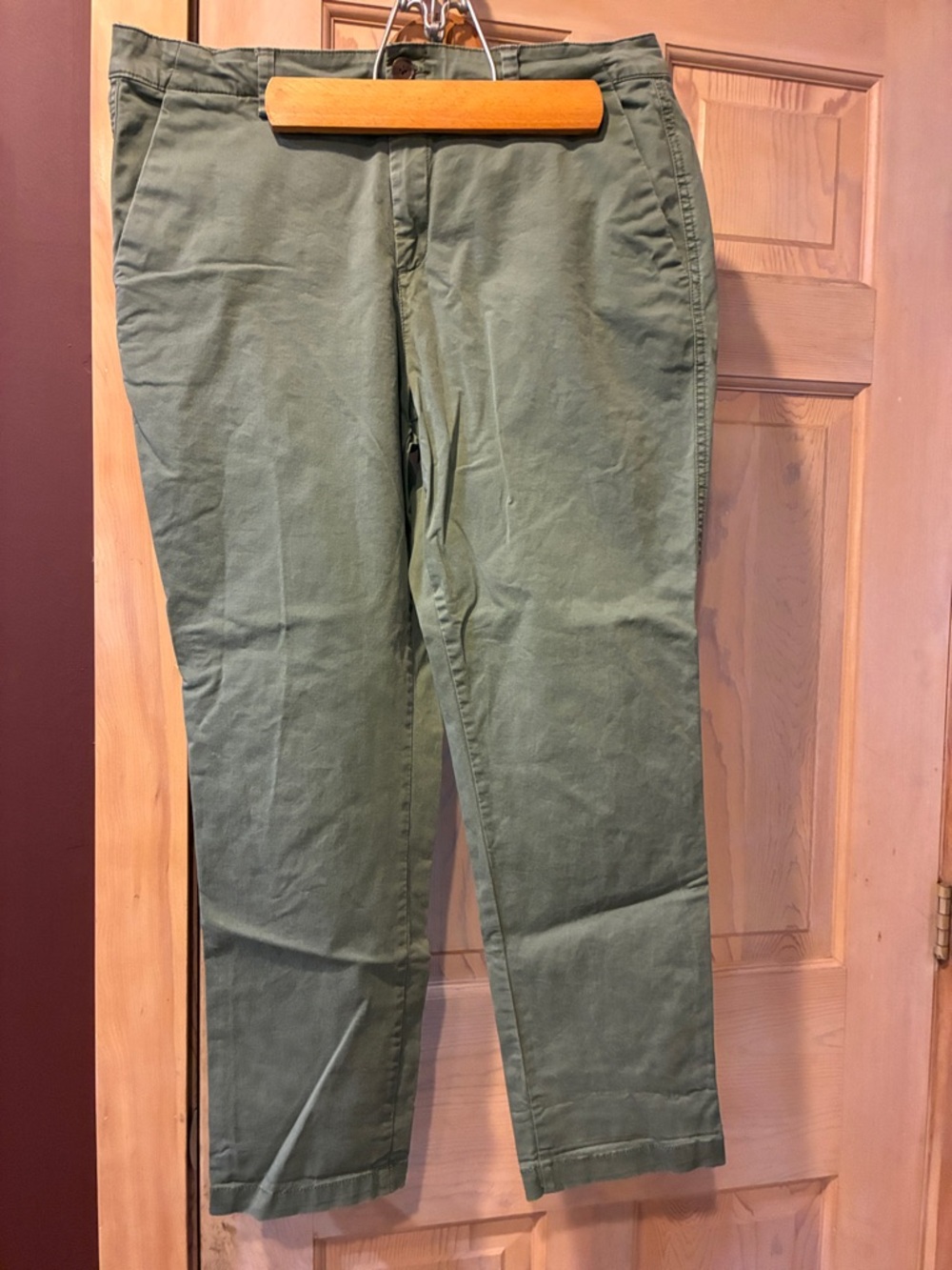 Classic Women's  GAP Olive Green Chino Pants